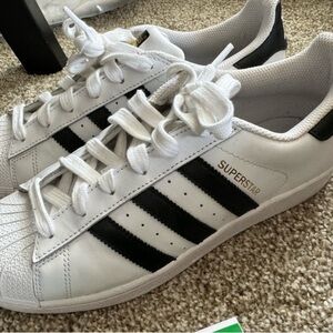 Adidas Superstars~Black&White~ excellent condition- 6.5